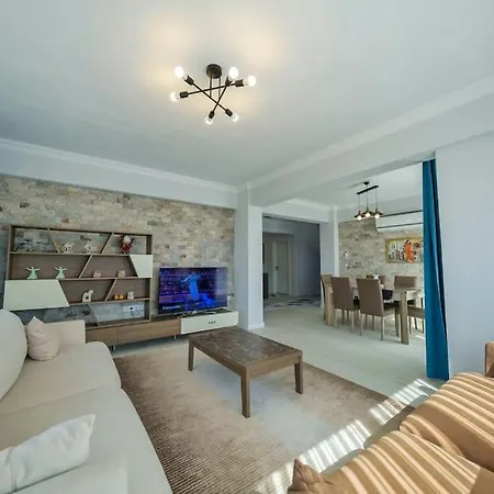 Kalinda Close To Airport 빌라