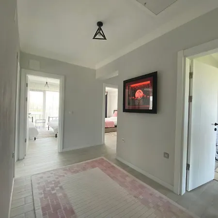 Kalinda Close To Airport