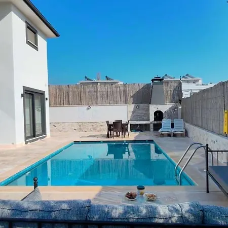 Kalinda Close To Airport 빌라