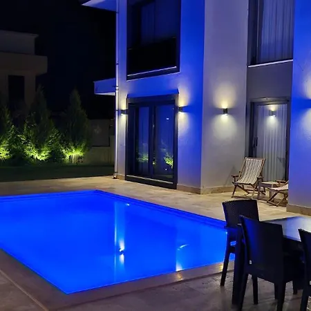 Kalinda Close To Airport 빌라