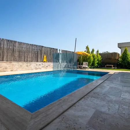 Kalinda Close To Airport 빌라