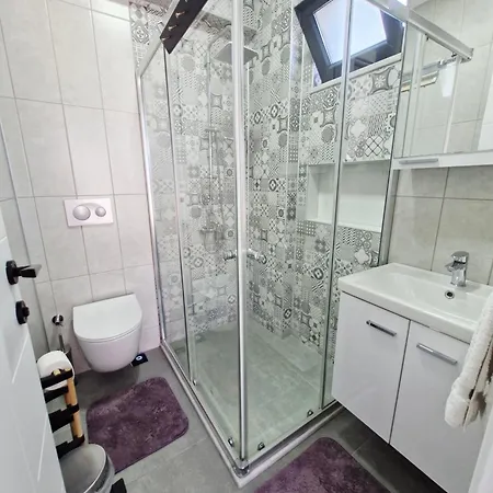Kalinda Your Private Sheltered Luxury With Pool Minutes Away From Airport