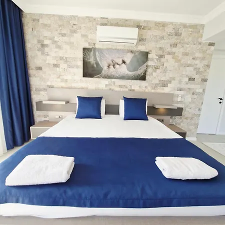Villa Kalinda Your Private Sheltered Luxury With Pool Minutes Away From Airport *