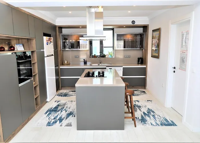 Kalinda Close To Airport דלמן