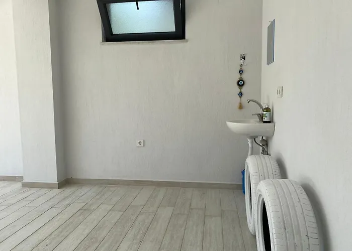 Kalinda Close To Airport Vilă *