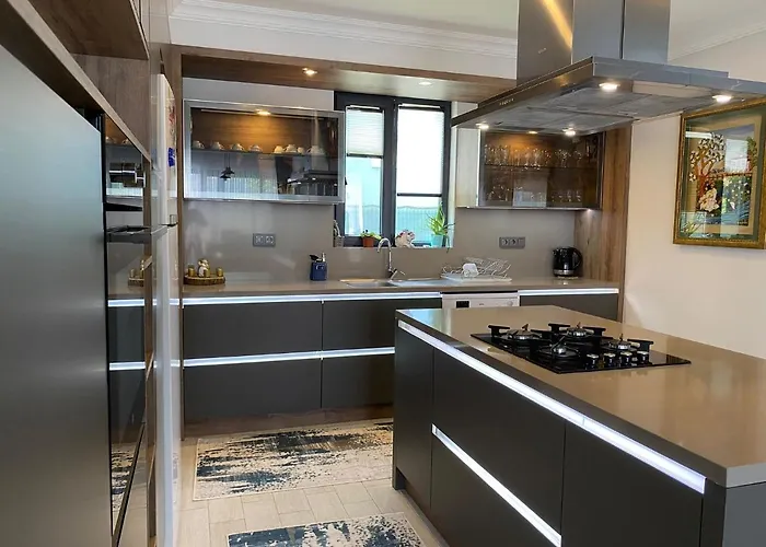 Kalinda Close To Airport Vilă *