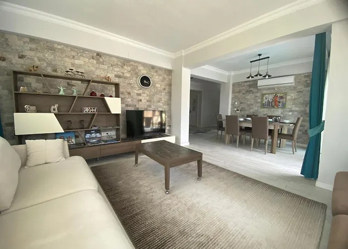 Kalinda Close To Airport וילה