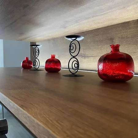 Kalinda Close To Airport