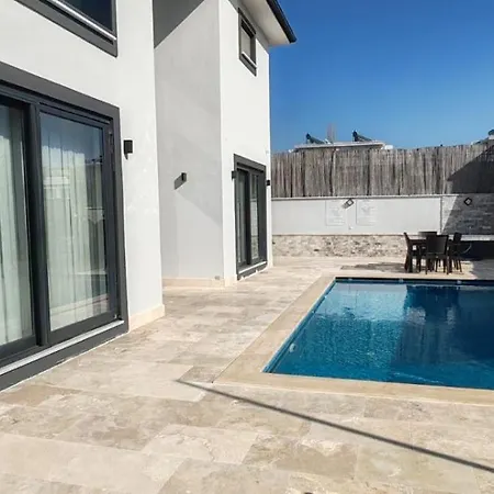 Kalinda Close To Airport וילה *