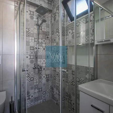 Kalinda Close To Airport *