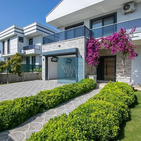 Kalinda Close To Airport Villa