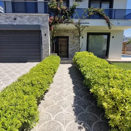 Willa Kalinda Your Private Sheltered Luxury With Pool Minutes Away From Airport