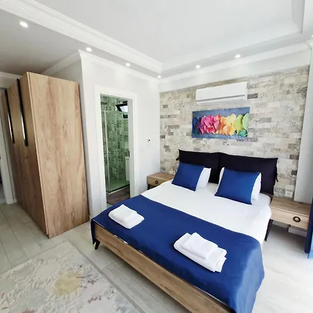 Kalinda Your Private Sheltered Luxury With Pool Minutes Away From Airport Willa Dalaman