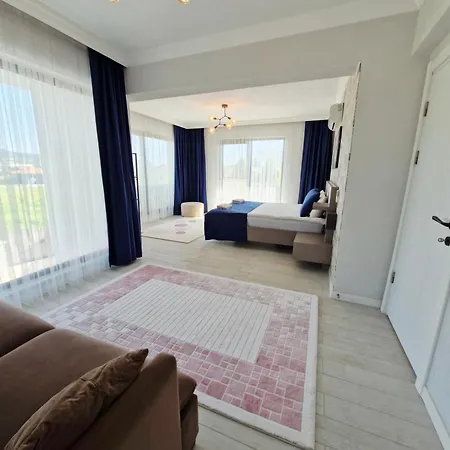 Kalinda Your Private Sheltered Luxury With Pool Minutes Away From Airport