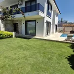 ヴィラ Kalinda Your Private Sheltered Luxury With Pool Minutes Away From Airport