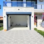 Kalinda Your Private Sheltered Luxury With Pool Minutes Away From Airport