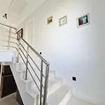 Kalinda Your Private Sheltered Luxury With Pool Minutes Away From Airport ダラマン