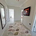 Kalinda Your Private Sheltered Luxury With Pool Minutes Away From Airport
