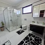 Kalinda Your Private Sheltered Luxury With Pool Minutes Away From Airport ヴィラ *