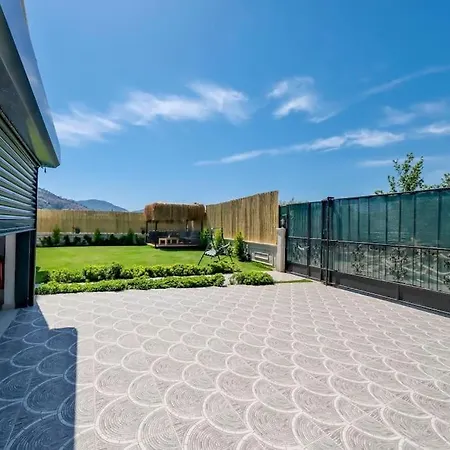 Kalinda Close To Airport Vila