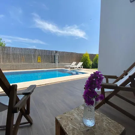 Kalinda Close To Airport Vila