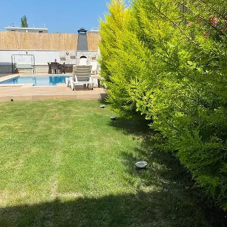 Kalinda Close To Airport Vila