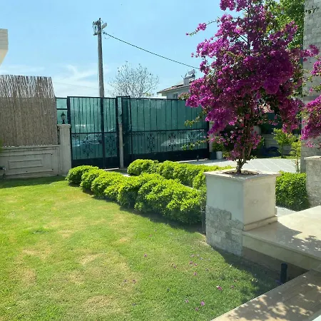 Kalinda Close To Airport Vila