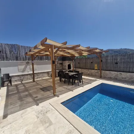 Kalinda Your Private Sheltered Luxury With Pool Minutes Away From Airport Vilă
