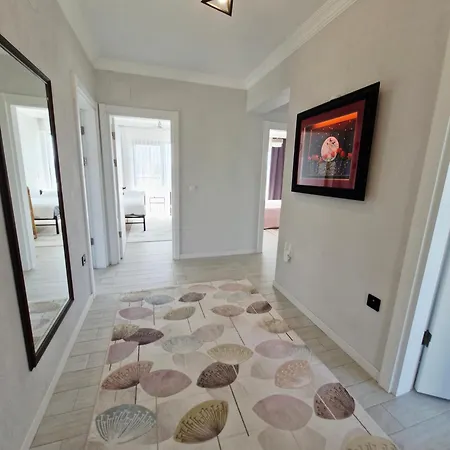 Kalinda Your Private Sheltered Luxury With Pool Minutes Away From Airport