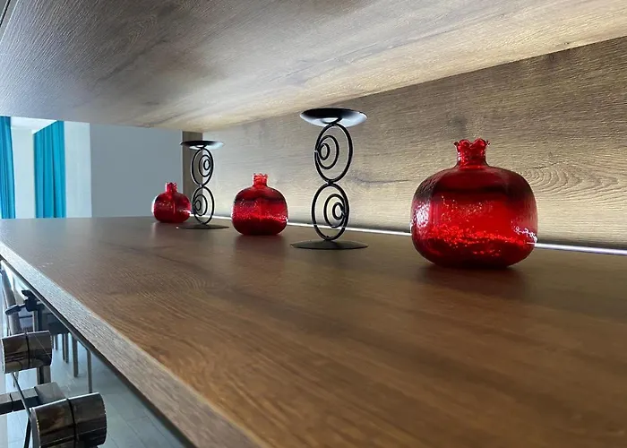 Kalinda Close To Airport