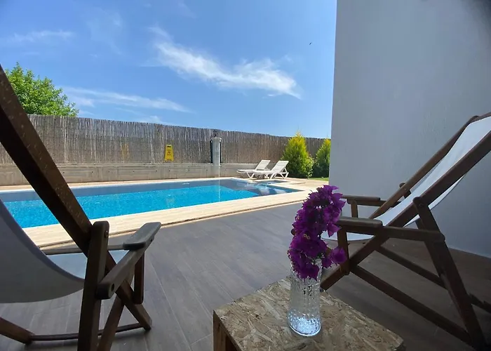 Kalinda Close To Airport Villa