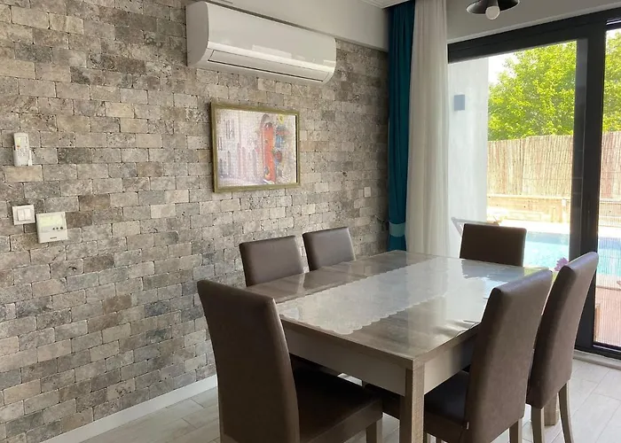 Villa Kalinda Close To Airport