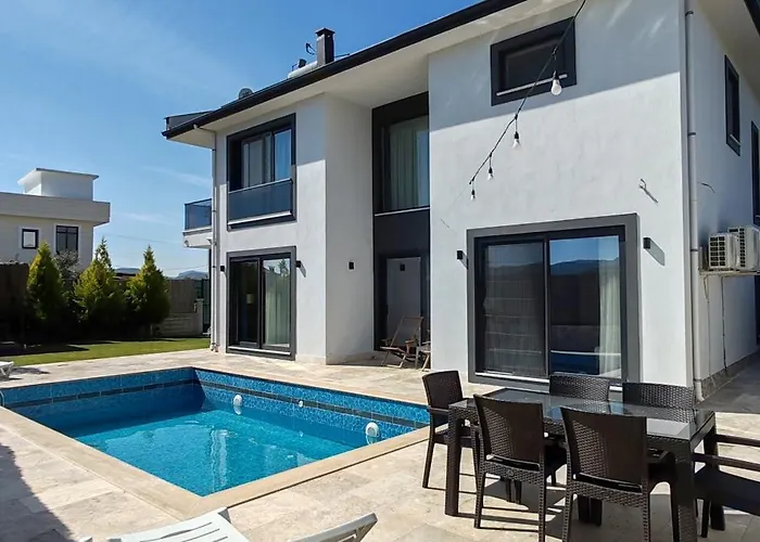 Kalinda Close To Airport Villa