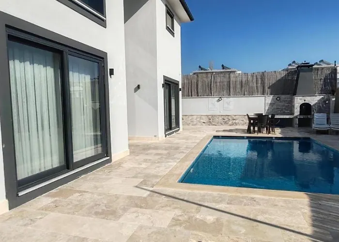 Kalinda Close To Airport Villa *