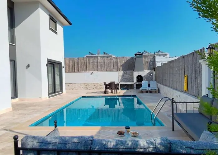 Kalinda Close To Airport Villa