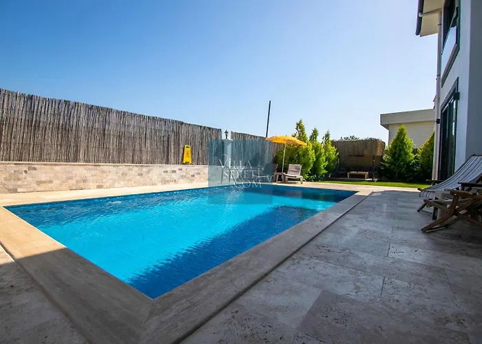 Kalinda Close To Airport Villa